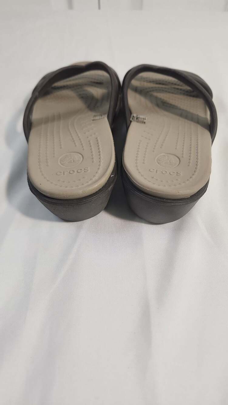 Crocs Women's Meleen Cross-Band Slide Sandals Brown - Picture 3 of 3